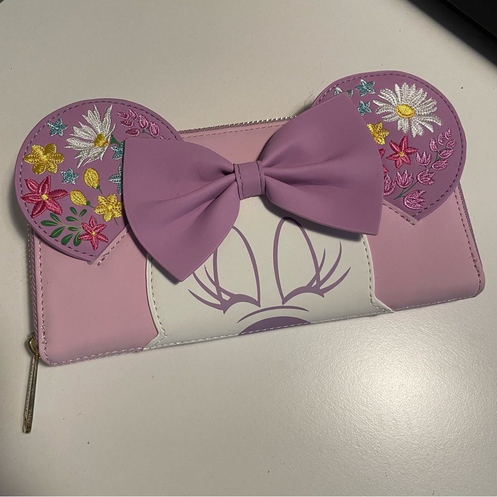 Minnie Mouse Disney Loungefly Purple Floral Zip-Around Wallet NWOT